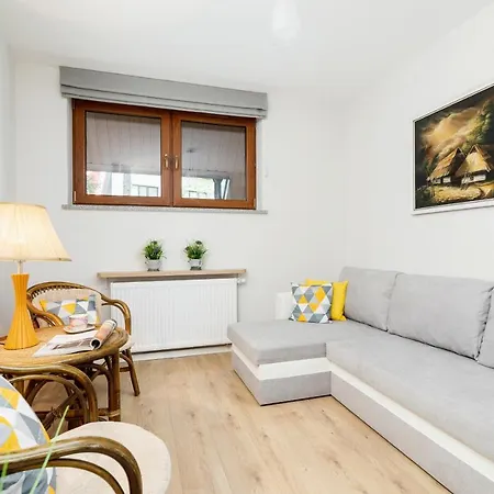 Bogdanskiego By Renters Apartment
