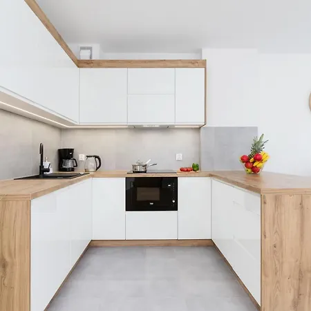 Bogdanskiego By Renters *