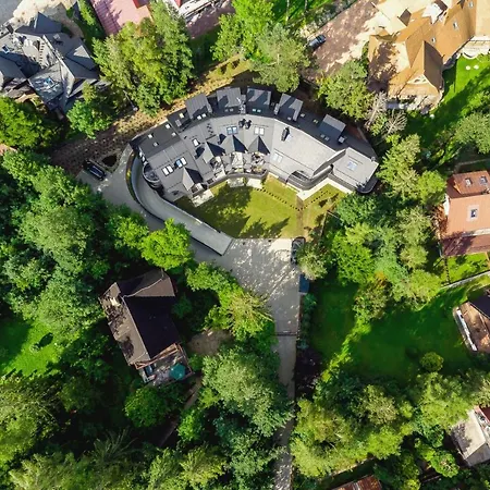 Bogdanskiego By Renters Apartment