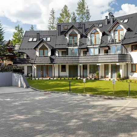 Bogdanskiego By Renters Apartmán *