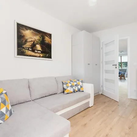 Bogdanskiego By Renters Apartment